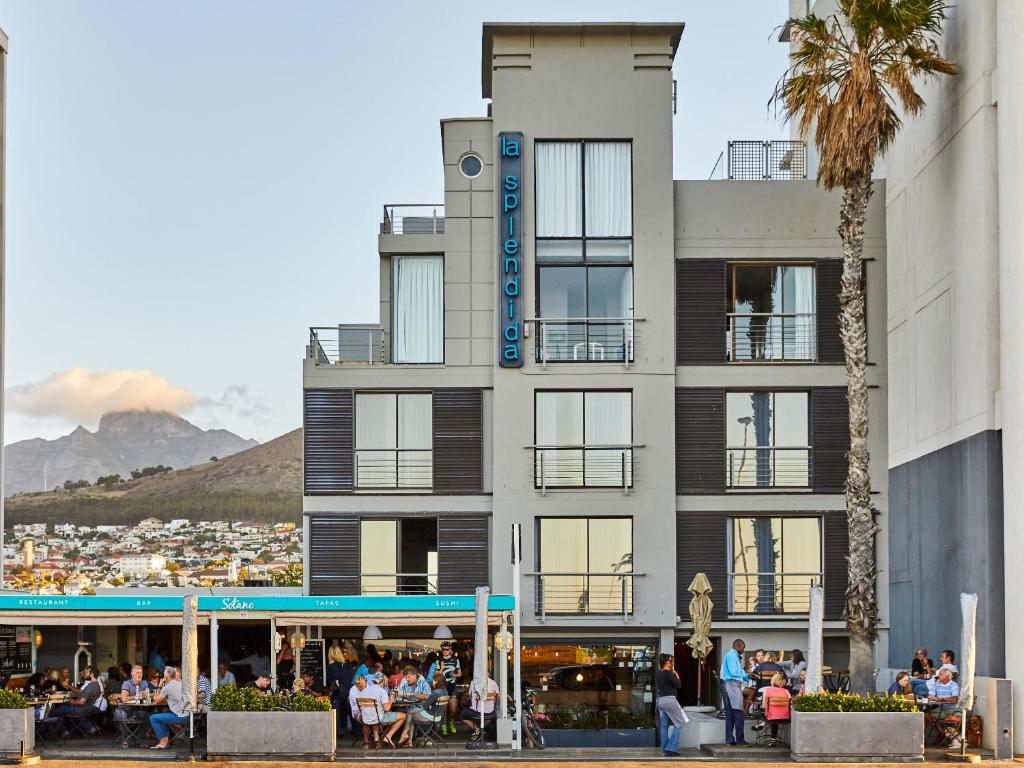 hotels with balcony in Cape Town City Bowl