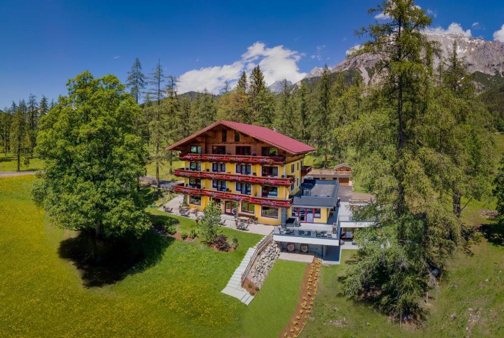 hotels with balcony in Ramsau Am Dachstein