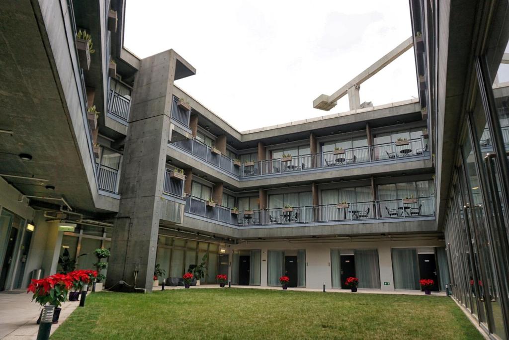 hotels with balcony in Hong Kong North Point