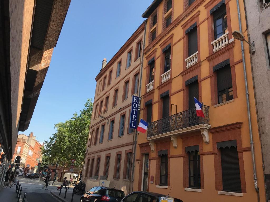 hotels with balcony in Toulouse