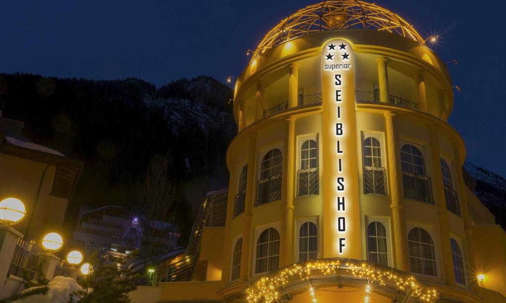 hotels with balcony in Ischgl