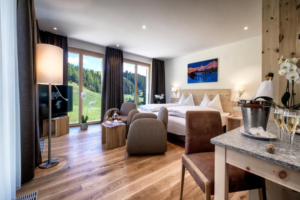 hotels with balcony in Arosa