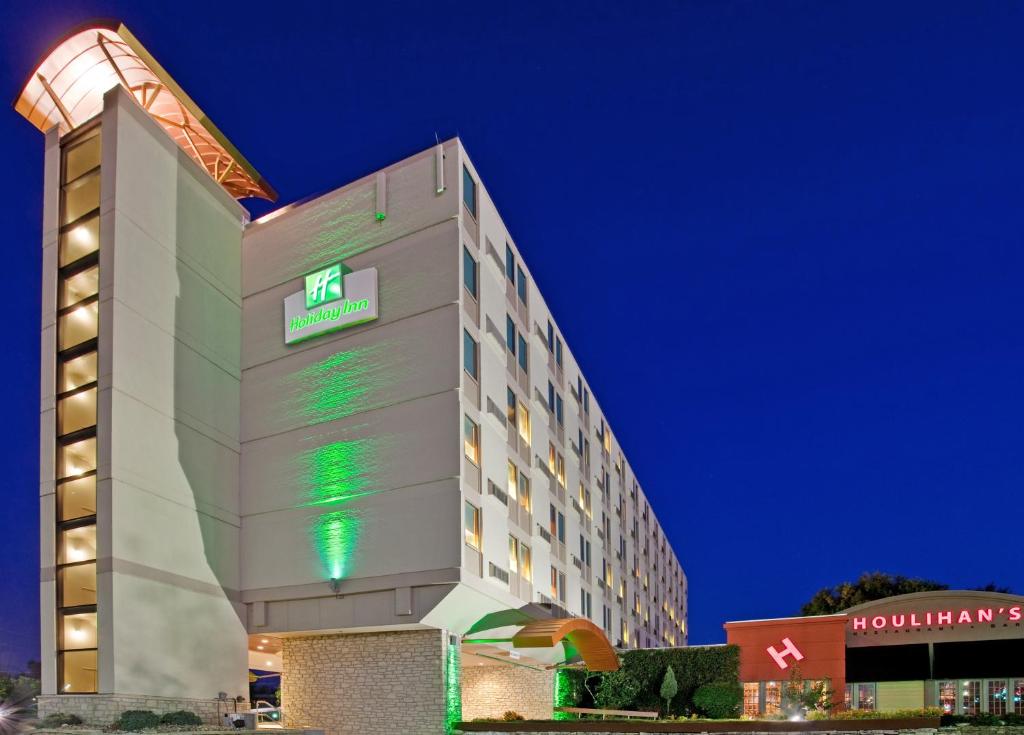 hotels with balcony in Manhattan