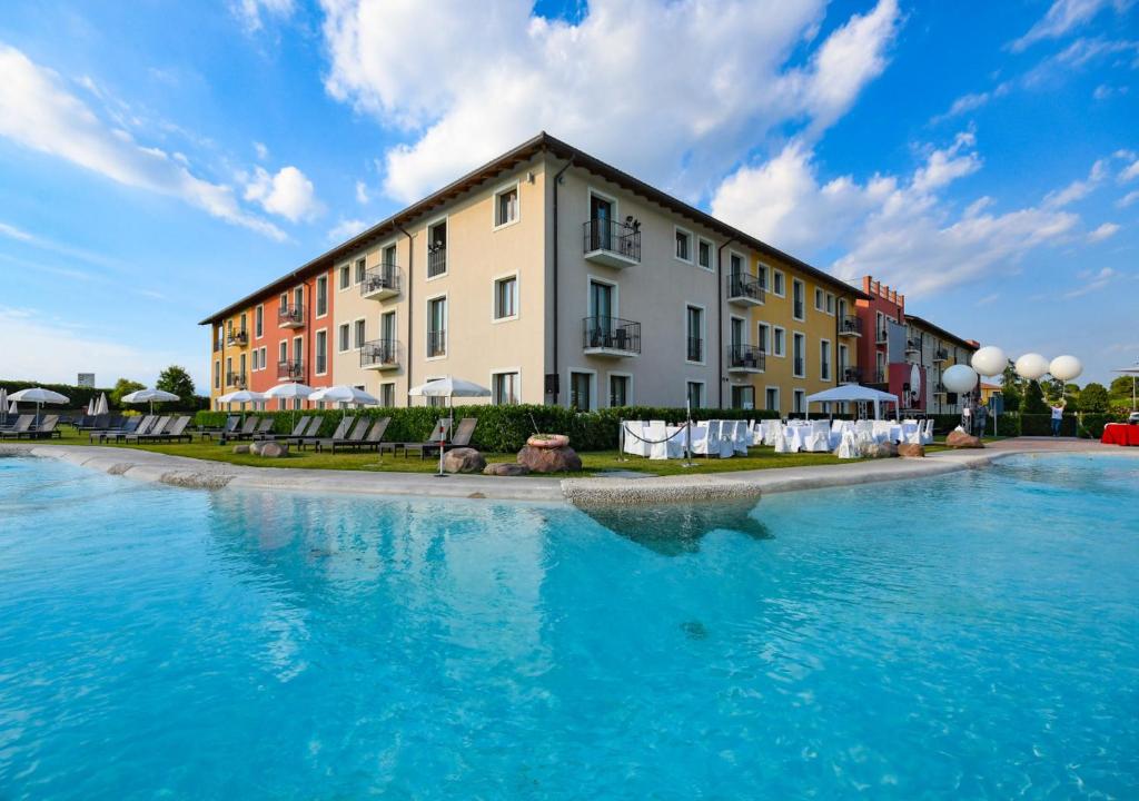 hotels with balcony in Lazise