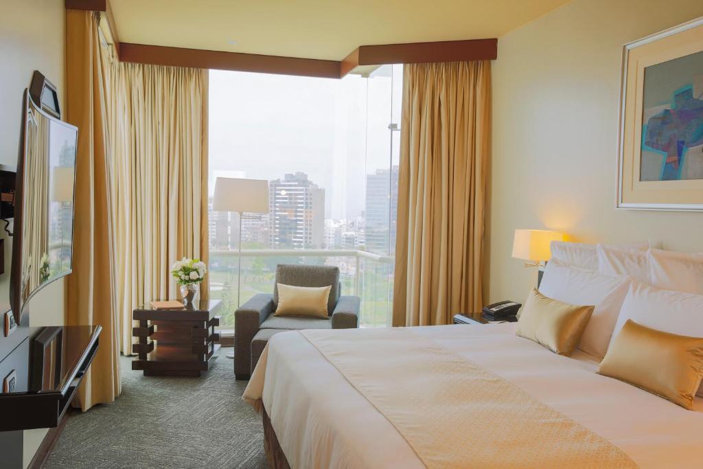 hotels with balcony in Lima Peru