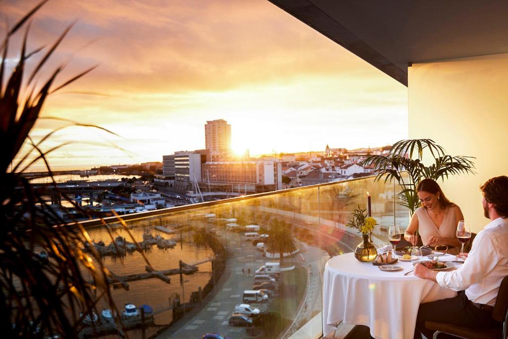 hotels with balcony in Ponta Delgada