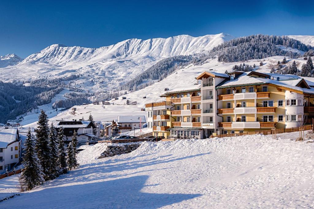 hotels with balcony in Serfaus