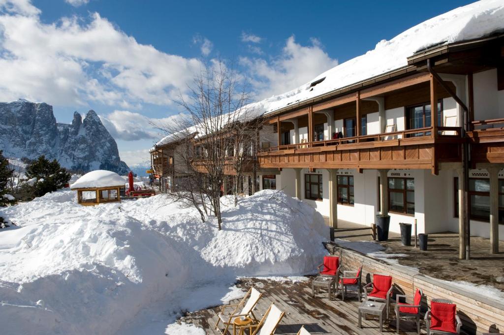 hotels with balcony in Alpe Di Siusi