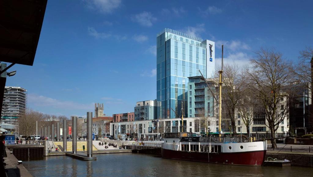 hotels with balcony in Bristol Harbourside