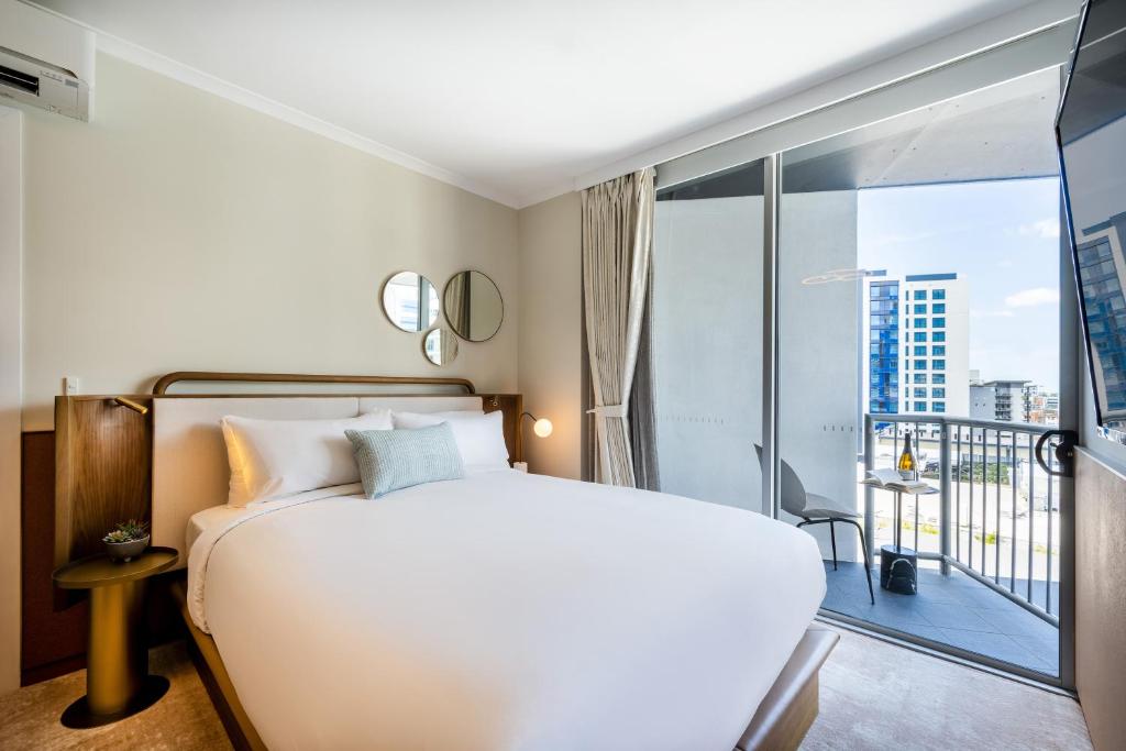 hotels with balcony in Brisbane