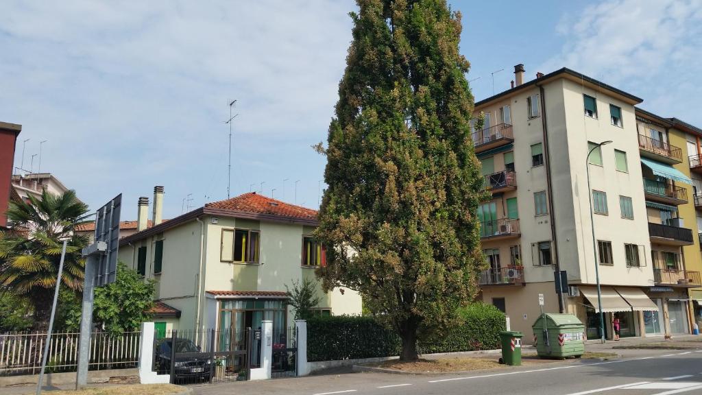 hotels with balcony in Mestre