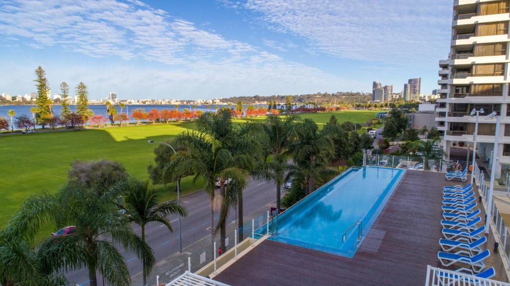 hotels with balcony in Perth Australia East Perth