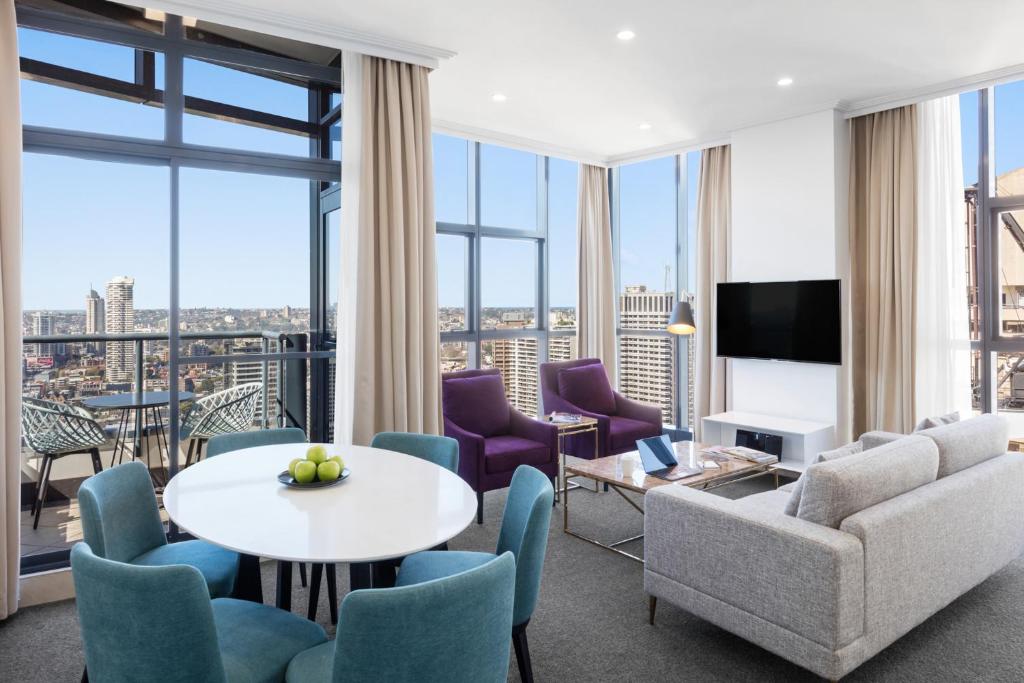 hotels with balcony in Sydney Pyrmont