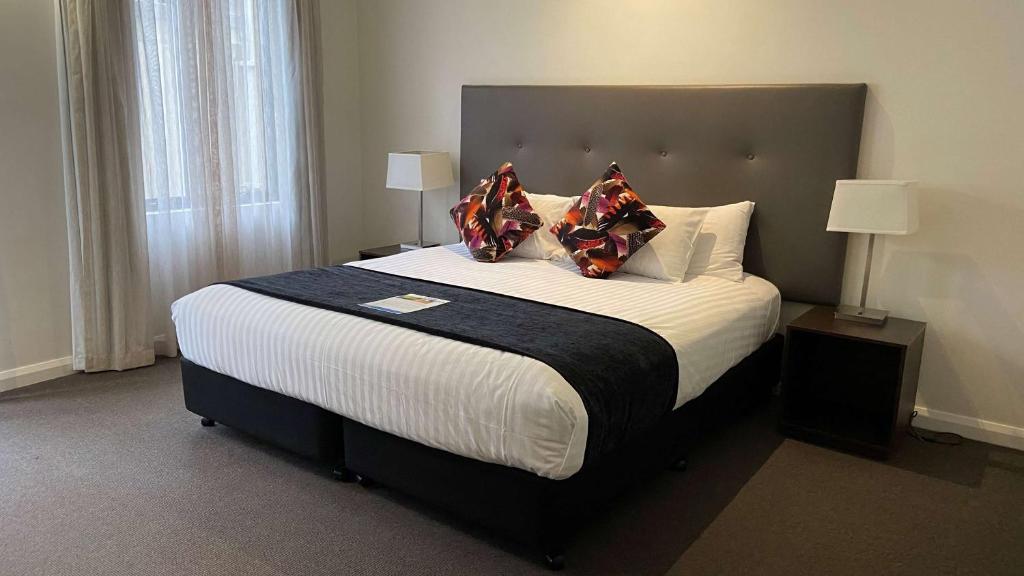 hotels with balcony in Perth Australia East Perth