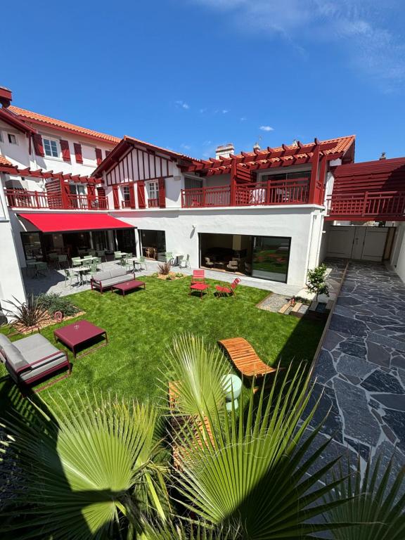 hotels with balcony in Biarritz