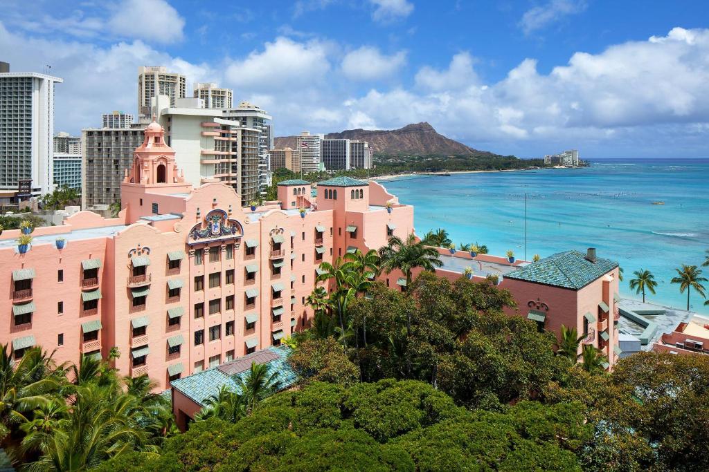 hotels with balcony in Honolulu