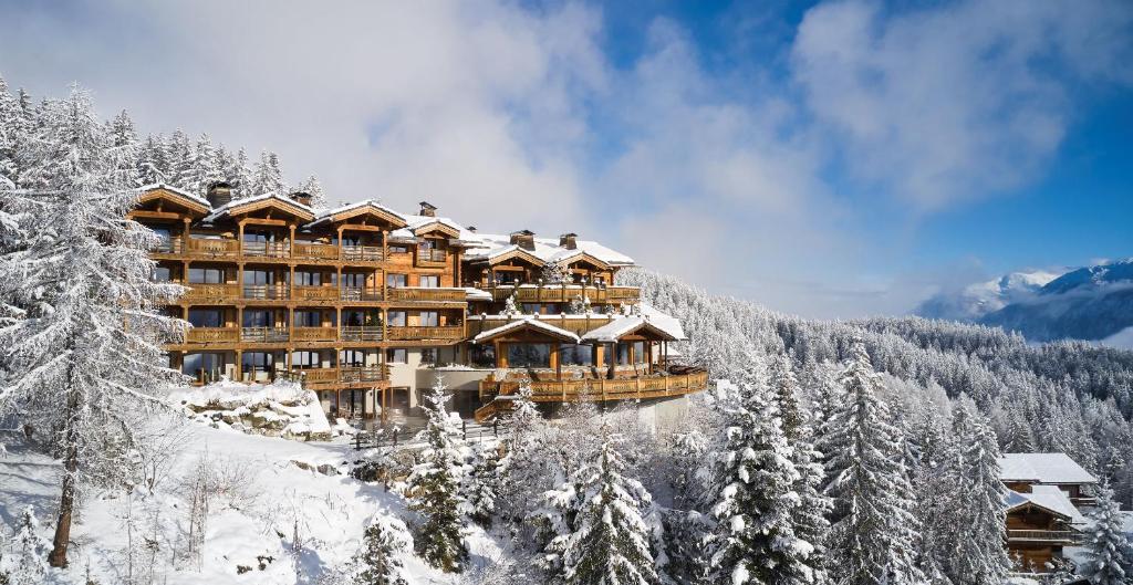 hotels with balcony in Crans Montana