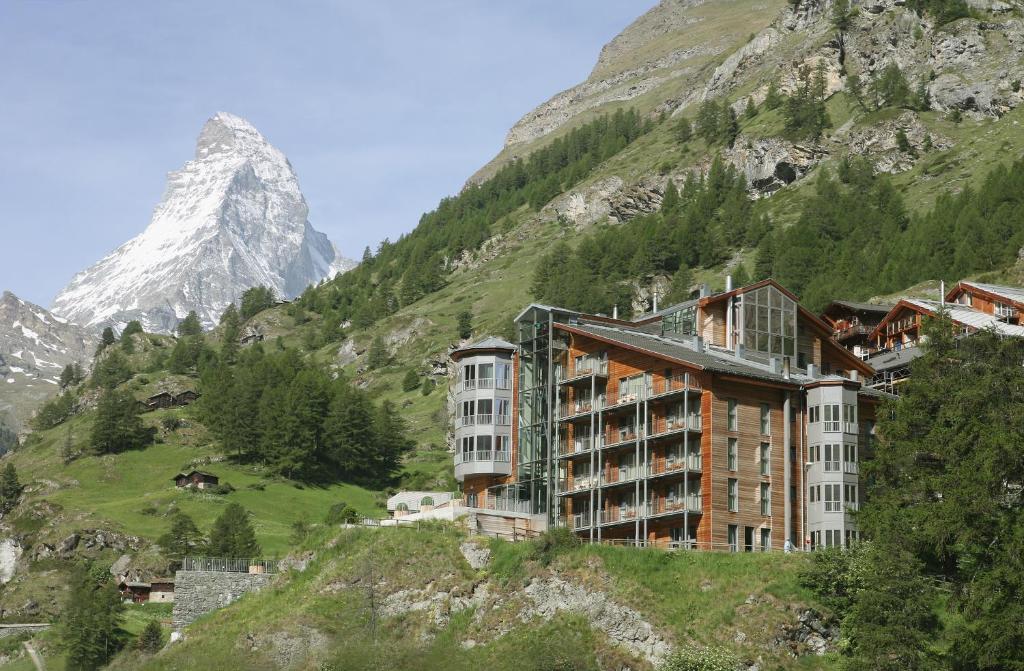 hotels with balcony in Zermatt