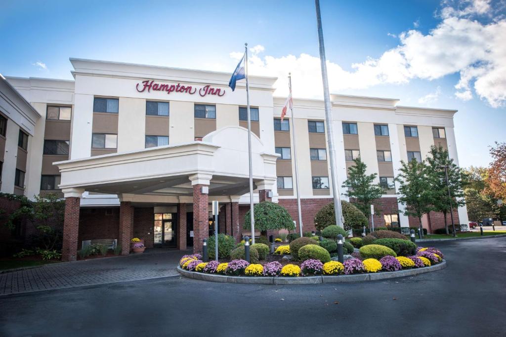 hotels with balcony in Schenectady