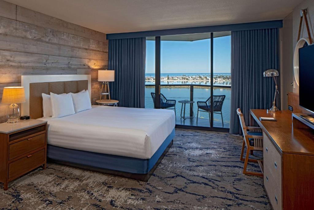 hotels with balcony in San Diego La Jolla