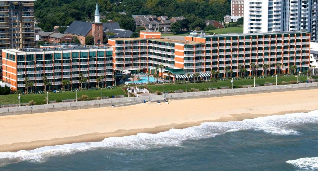 hotels with balcony in Virginia Beach