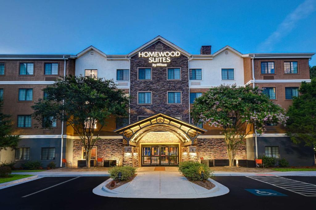 hotels with balcony in Newport News