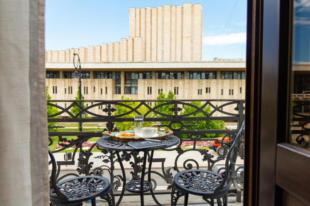 hotels with balcony in Craiova