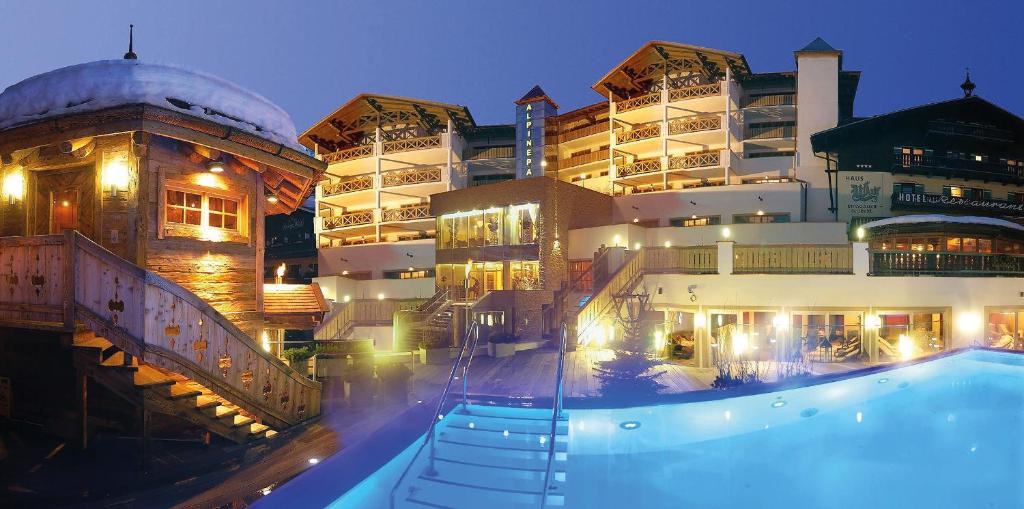 hotels with balcony in Saalbach