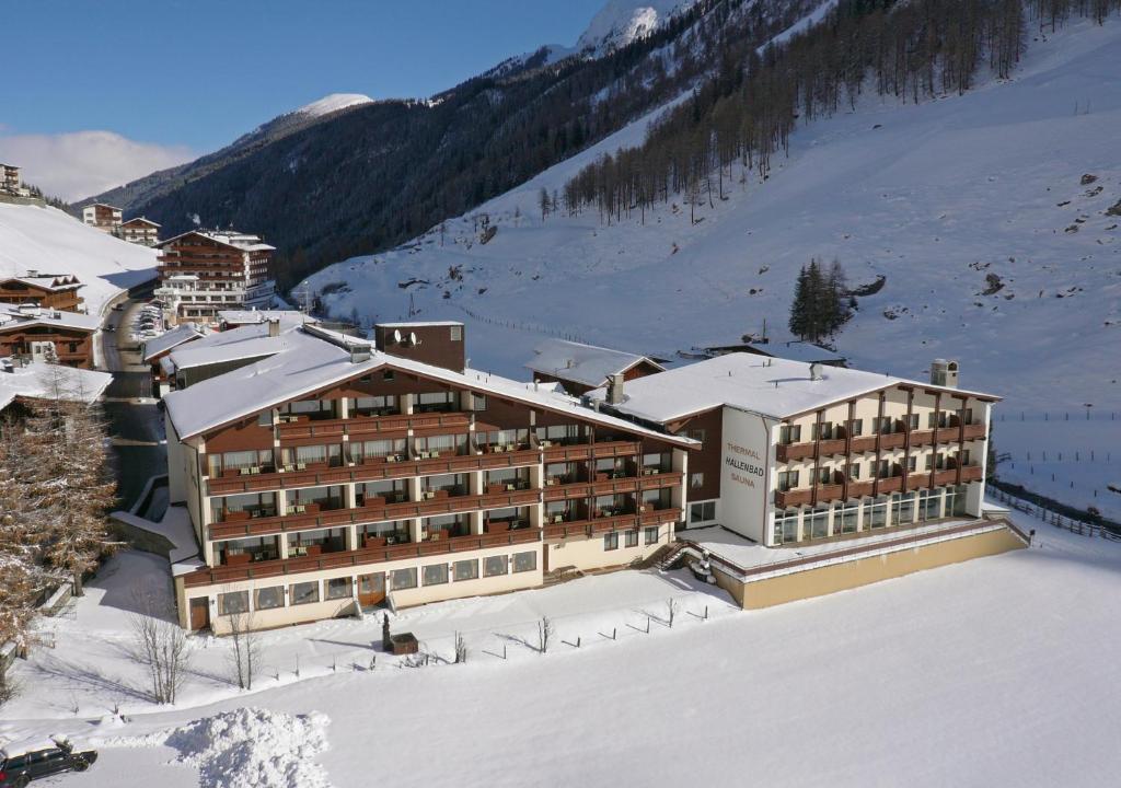 hotels with balcony in Tux