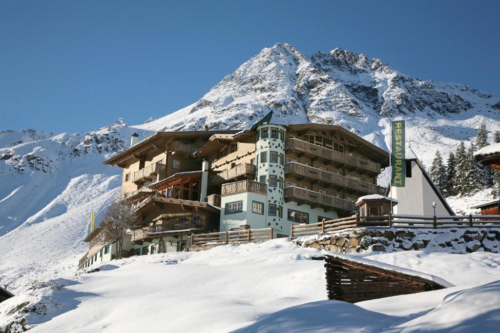 hotels with balcony in Solden