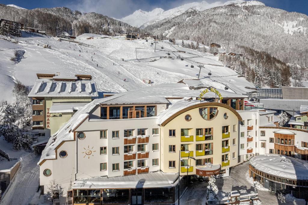 hotels with balcony in Solden