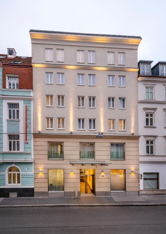 hotels with balcony in Vienna St Stephens Cathedral