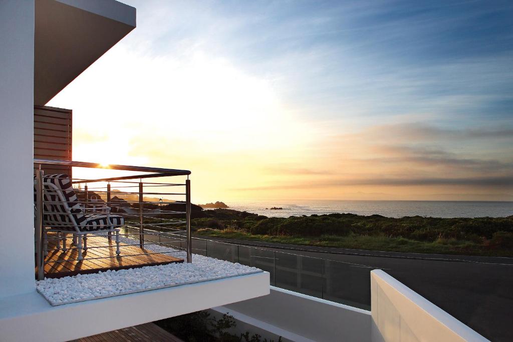 hotels with balcony in Hermanus