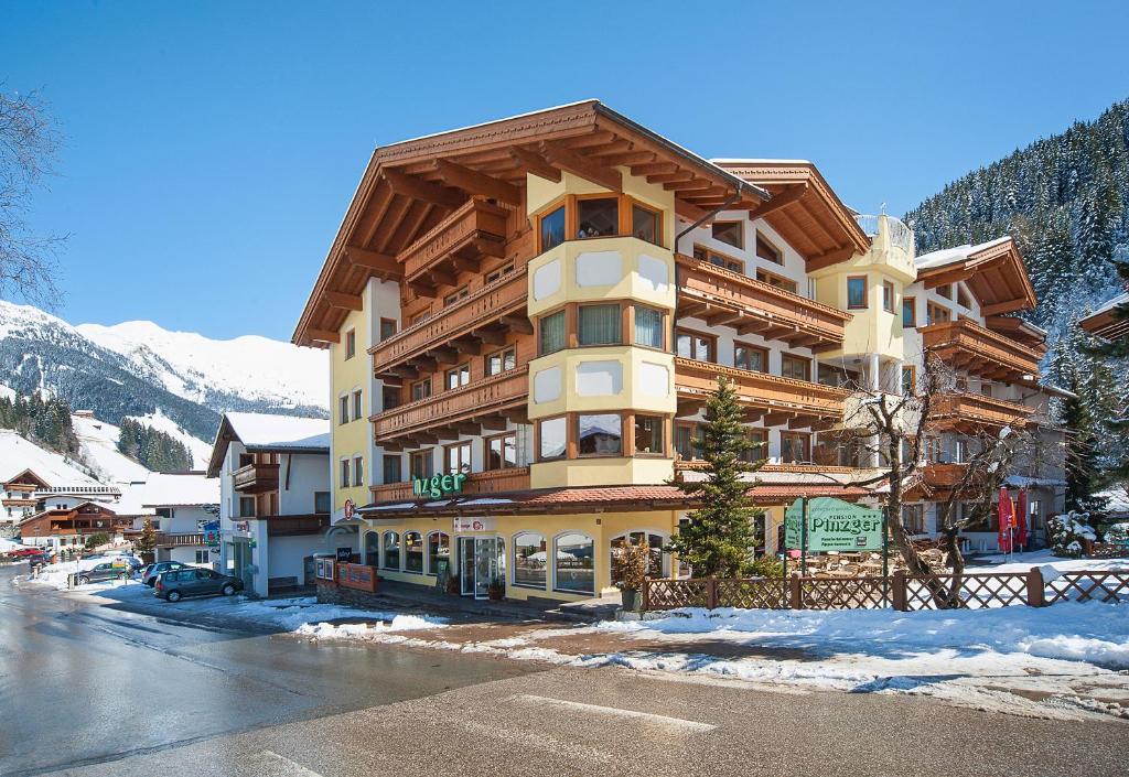 hotels with balcony in Tux