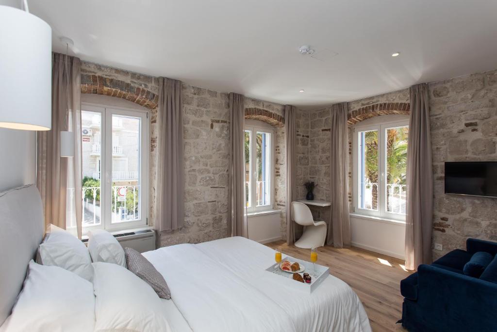 hotels with balcony in Trogir St Sebastian