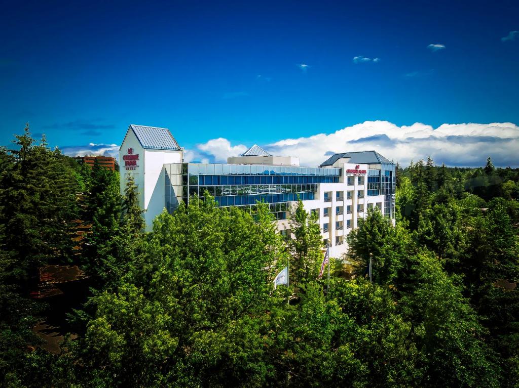 hotels with balcony in Portland