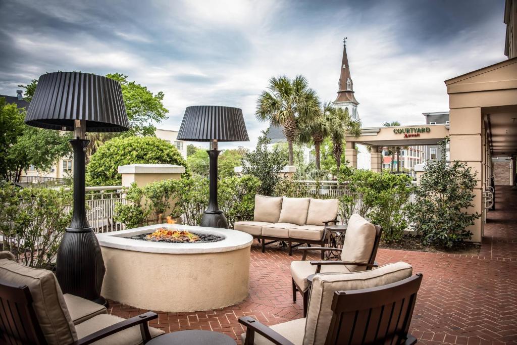 hotels with balcony in South Carolina