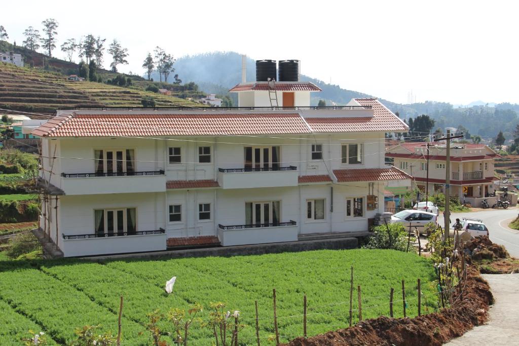 hotels with balcony in Udagamandalam Ooty View Point