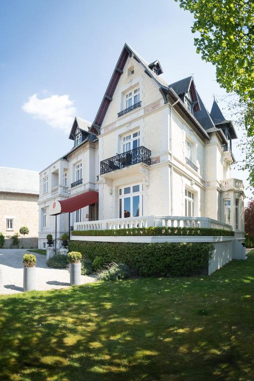 hotels with balcony in Deauville