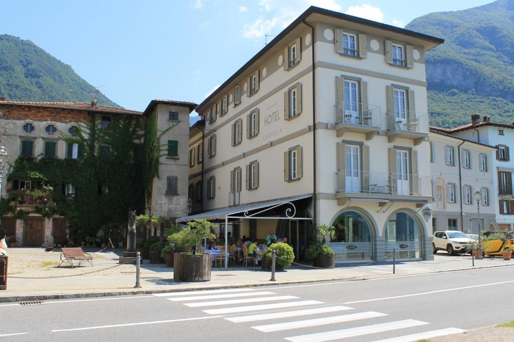 hotels with balcony in Lake Iseo