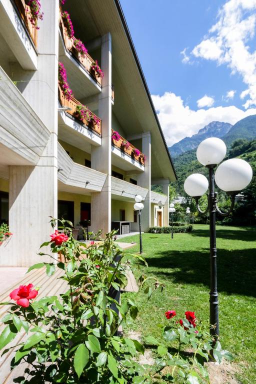 hotels with balcony in Aosta