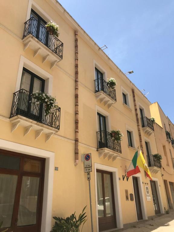 hotels with balcony in Trapani