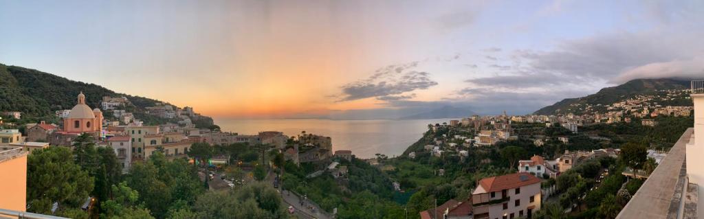 hotels with balcony in Vico Equense