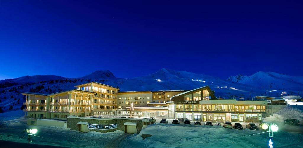 hotels with balcony in Passo Del Tonale