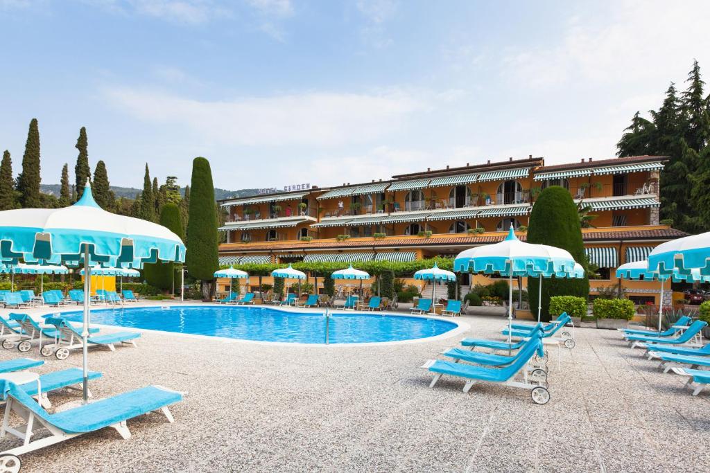 hotels with balcony in Garda