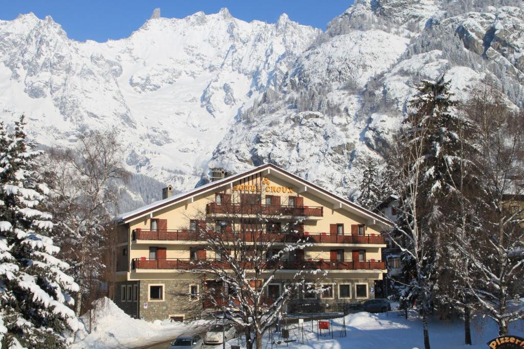 hotels with balcony in Courmayeur