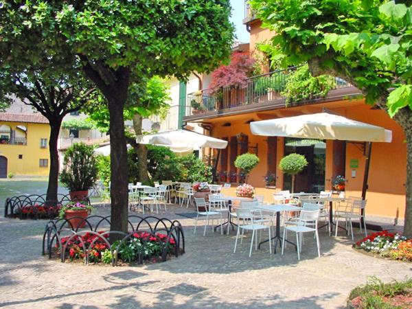 hotels with balcony in Lecco