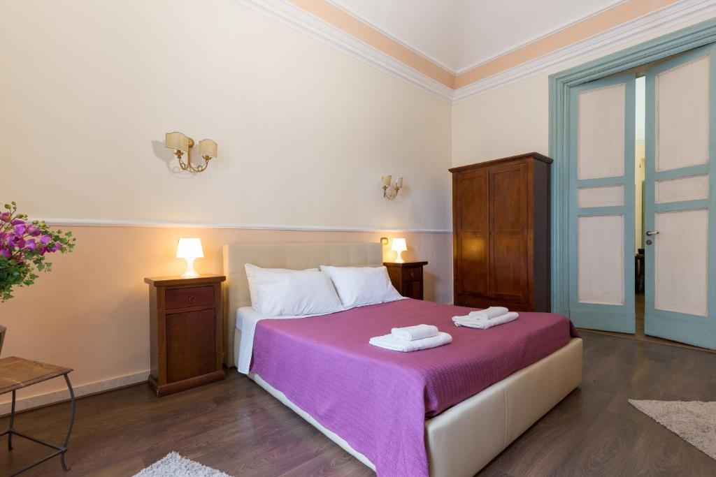 hotels with balcony in Catania City Centre