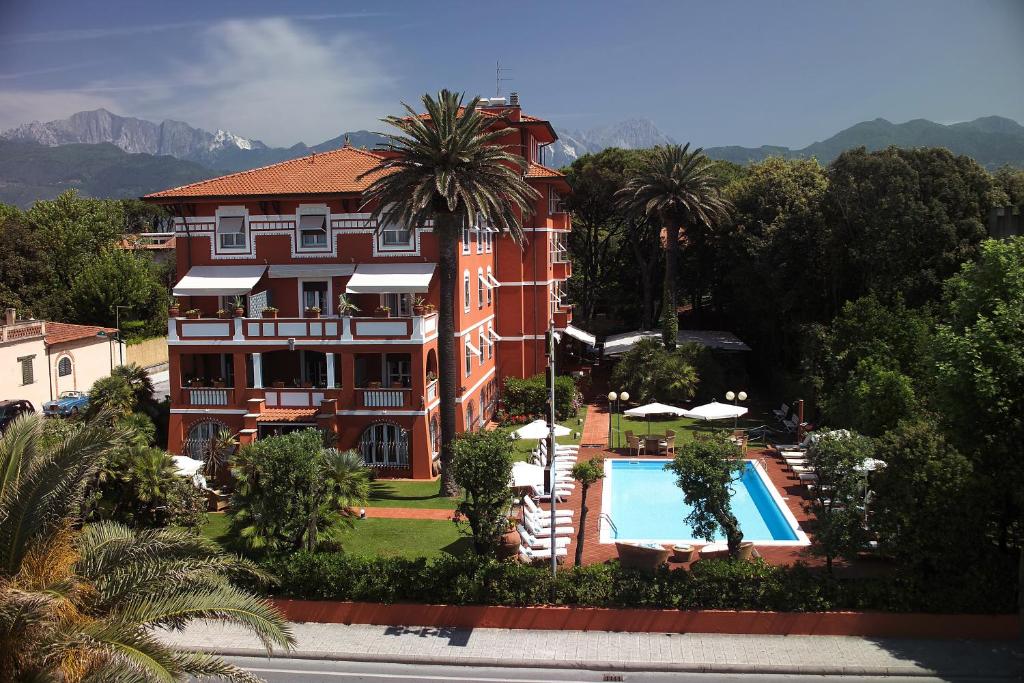 hotels with balcony in Forte Dei Marmi