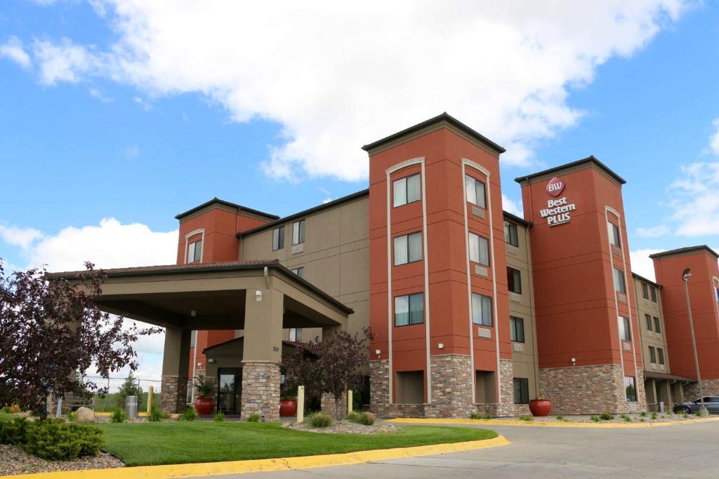 hotels with balcony in Omaha